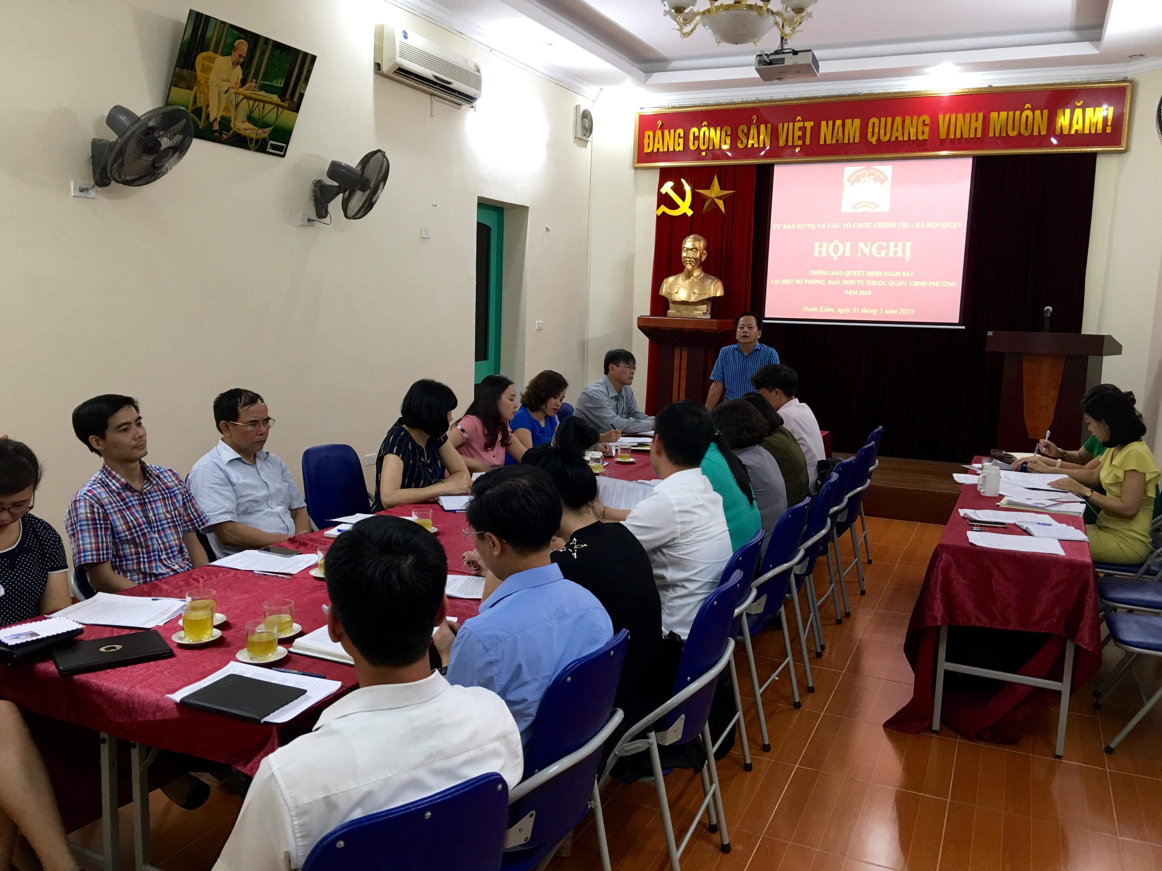 Quận Hoàn Kiếm tổ chức hội nghị thông báo Quyết định giám sát tại một số phòng, ban, đơn vị thuộc quận, UBND phường